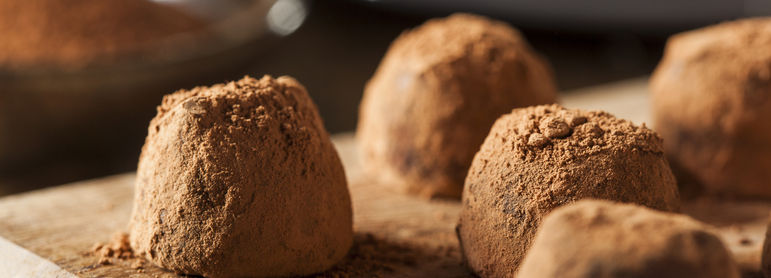 Truffes au chocolat - idée recette facile Mysaveur