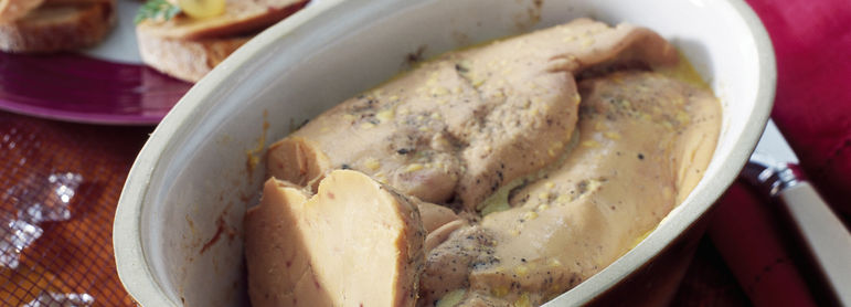 Foie gras en terrine - idée recette facile Mysaveur