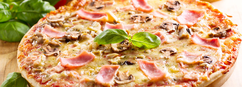 Pizza royale - idée recette facile Mysaveur