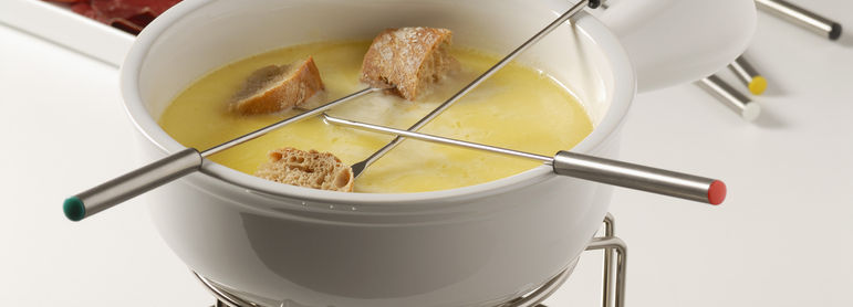 Fondue savoyarde - idée recette facile Mysaveur