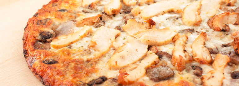 Pizza au poulet - idée recette facile Mysaveur