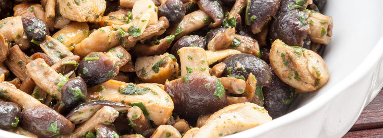 Salade de champignons - idée recette facile Mysaveur