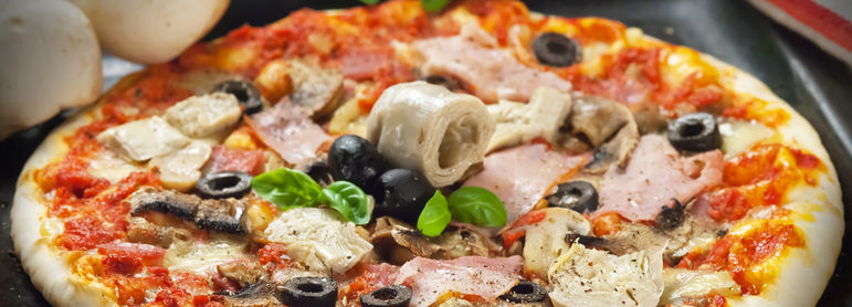 Pizza capriciosa - idée recette facile Mysaveur