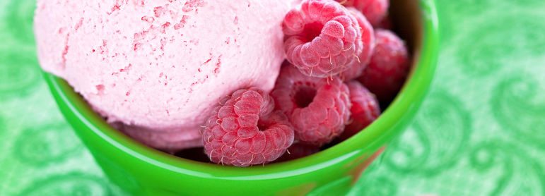 Glace à la framboise - idée recette facile Mysaveur