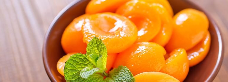 Abricots au sirop - idée recette facile Mysaveur