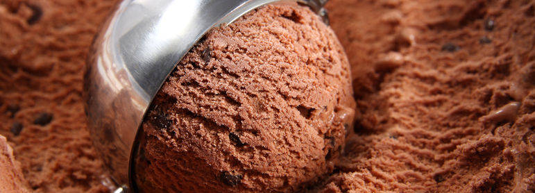 Glace au chocolat - idée recette facile Mysaveur