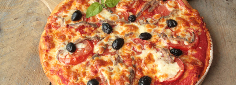 Pizza napolitaine - idée recette facile Mysaveur