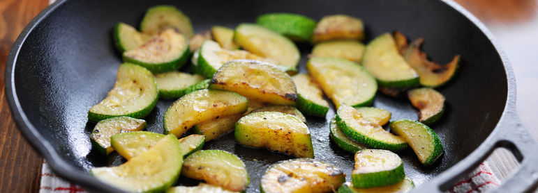 Courgettes sautées - idée recette facile Mysaveur