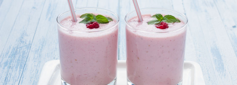 Milk shake framboise - idée recette facile Mysaveur