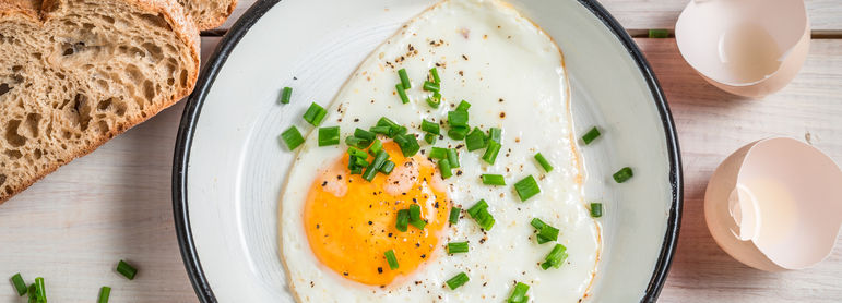 Oeuf au plat - idée recette facile Mysaveur