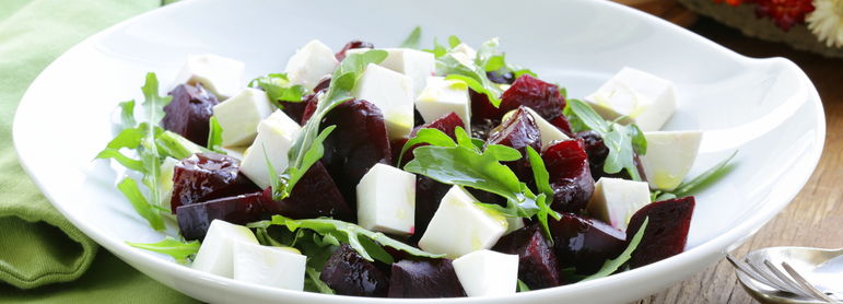 Salade betterave rouge - idée recette facile Mysaveur