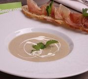 Crème de champignons et sa tartine de Prosciutto 