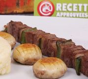 Brochette de boeuf et purée de pommes de terre fumée aux herbes de Provence