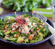 Salade vitaminée au saumon