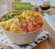 Poke Bowl au saumon et Fol Epi