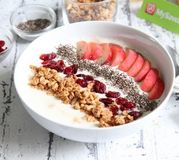 Smoothie bowl vitaminé à la pêche 