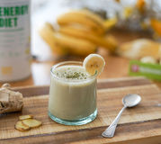 Milkshake vanille banane gingembre & thé matcha