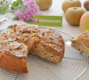 Gâteau renversé aux pommes caramélisées et confiture de lait