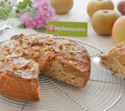 Gâteau renversé aux pommes caramélisées et confiture de lait