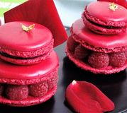 Religieuse de macarons à la framboise