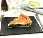 Quiche à la reine, épinards et Ossau Iraty