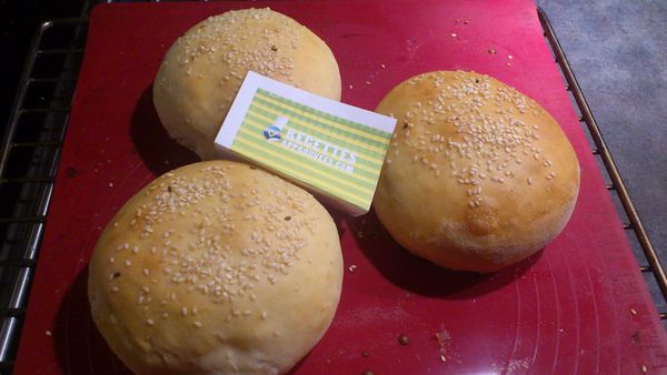 Petits pains à burger briochés façon Blend au Thermomix • Yummix !