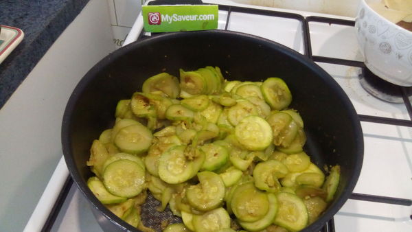 Recette Courgettes sautées au curry (facile, rapide)