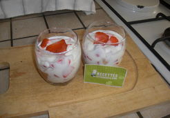 Verrine express façon charlotte aux fraises - Lucie O.