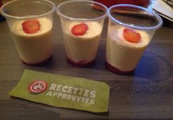 Panna cotta sur lit de fraises  - Anasthasia T.