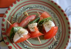 petites brochettes tomates mozarella amuse bouche - Kalliopi K.