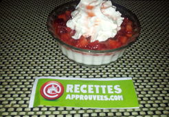 Dessert facile au yaourt et aux fraises - Najwa N.