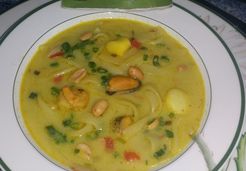 Soupe aux fruits de mer et au curry - Catalina L.