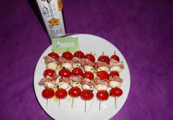 Brochettes tomates, mozzarella et jambon cru avec huile Toscoro - Katia P.