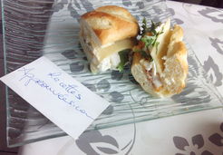 Mini sandwich brioché aux 2 fromages et colin pané - Fatouhya Y.