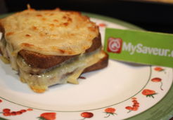 Croque steak haché béchamel - Marina S.