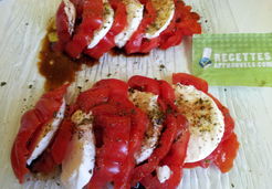 Salade de tomates et mozzarella toute simple - Eileen B.