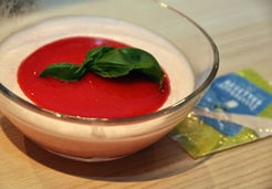 Mousse à la fraise et son petit coulis de framboises - Christine L.