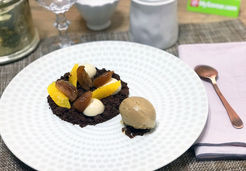 Terre de chocolat, panna cotta pralin, marron glacé, orange et glace chêne - L'ANGELYS