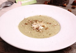 Velouté de topinambours, crème de gorgonzola & noisettes concassées - Willy M.