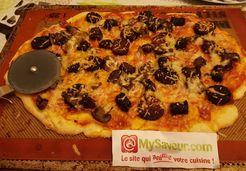 Pizza merguez chorizo jambon et champignons - CELINE K.