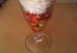 Eton Mess (dessert biscuit, fraise, chantilly) - AURELIE K.