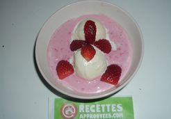 Soupe de fraise et glace vanille Häagen-Dazs - Myriam S.